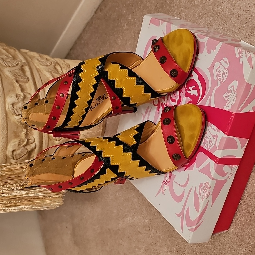 WILD ROSE RED/GOLD PLATFORM HEELS